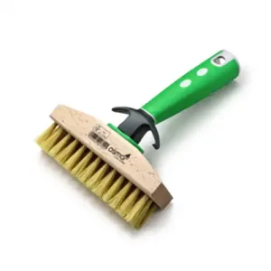 Brosse de nettoyage pour terrasse avec poignée  