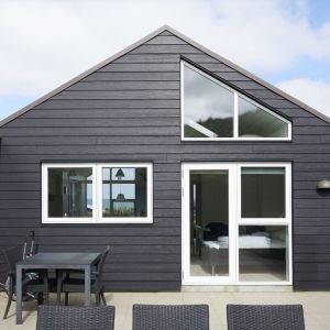 Bardage Fibre Ciment HardiePlank Cedar JH90-40 Noir Minuit 8x180x3600mm